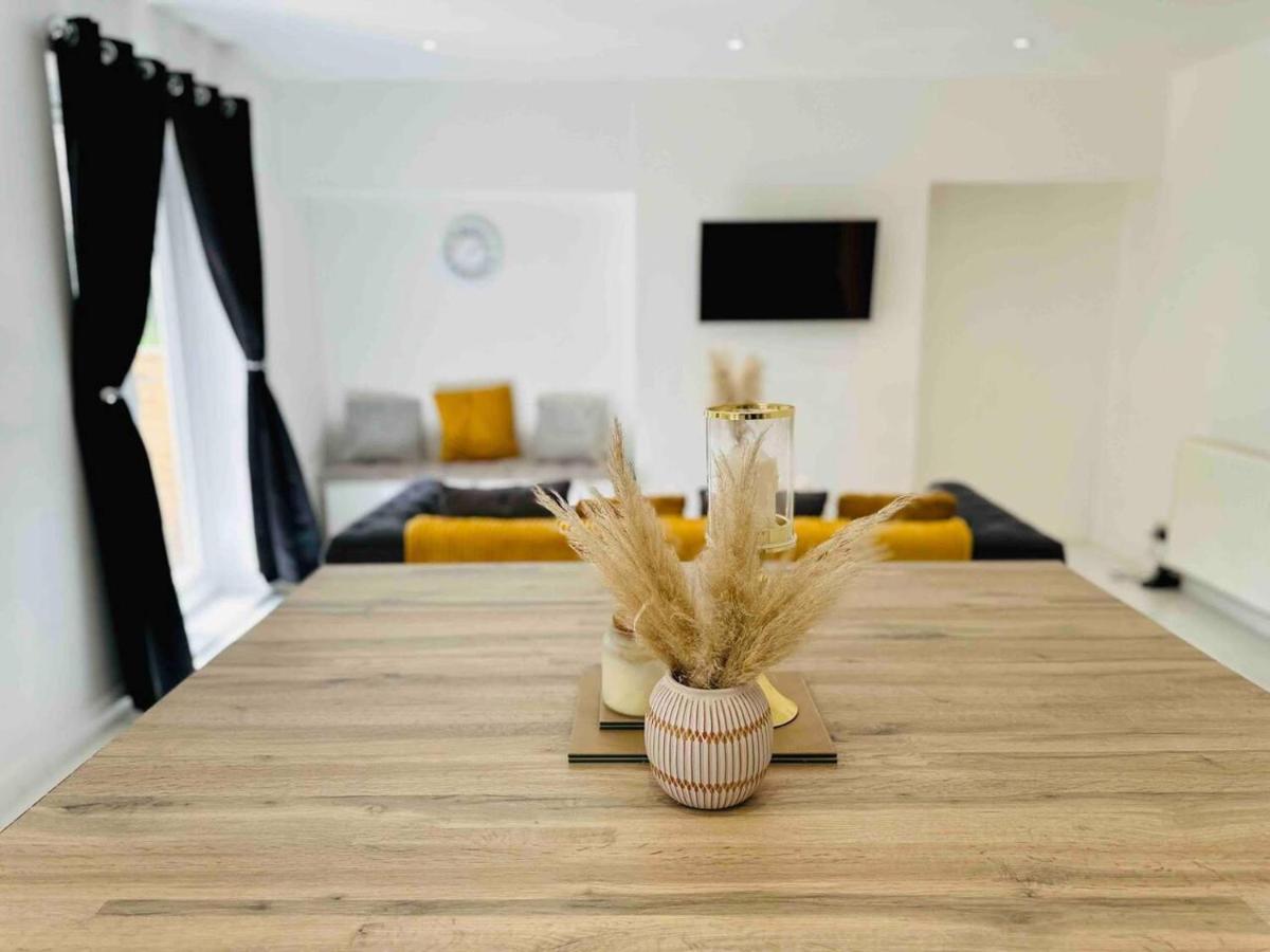 Charming 3-Bed Home Minutes From City Centre Nottingham Exterior foto